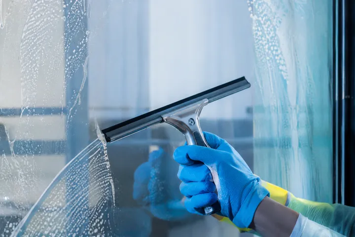 Mycie okien i przeszkleń Białystok – Professional Cleaning
